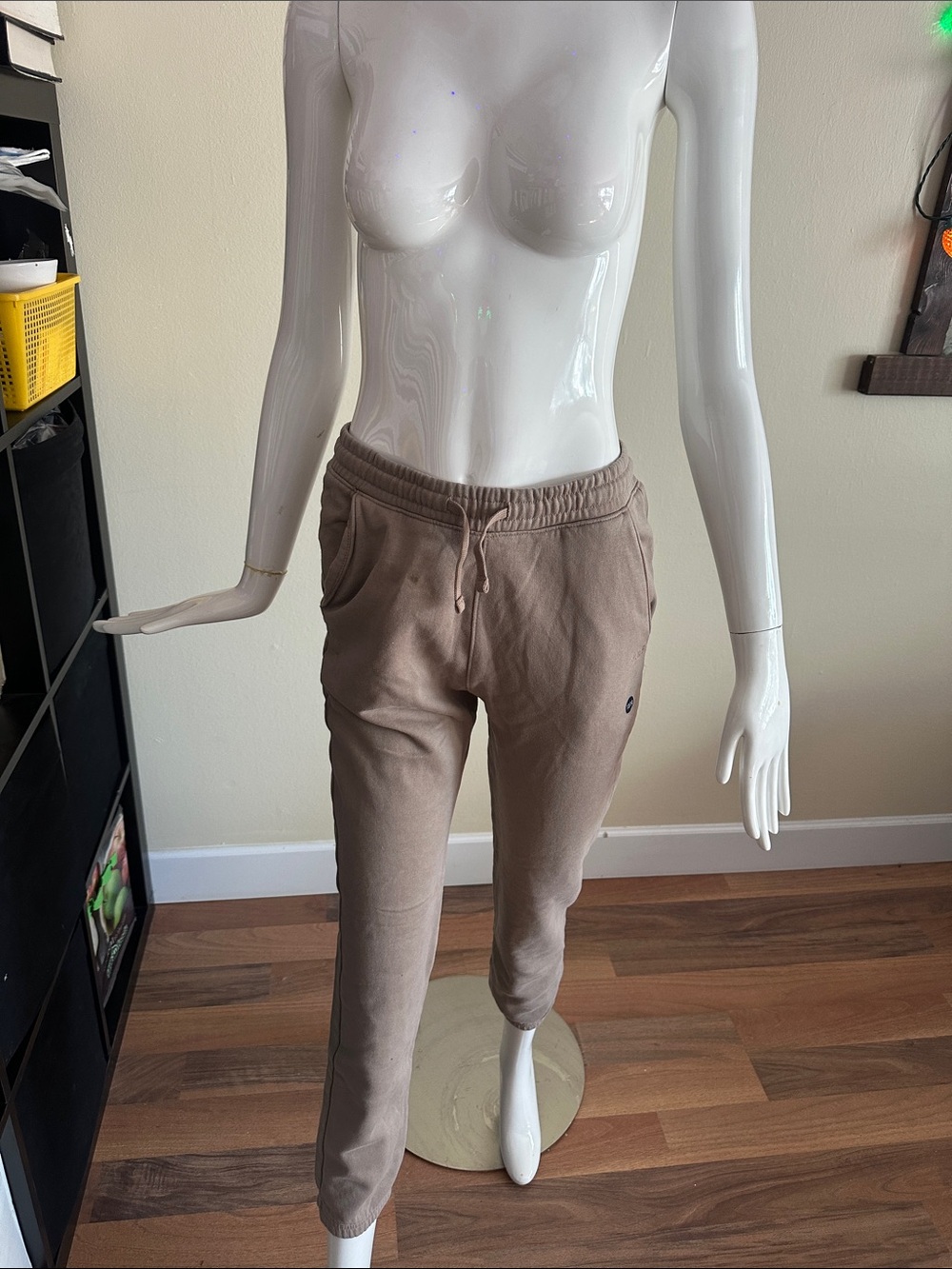 abercrombie kids taupe jogger pants